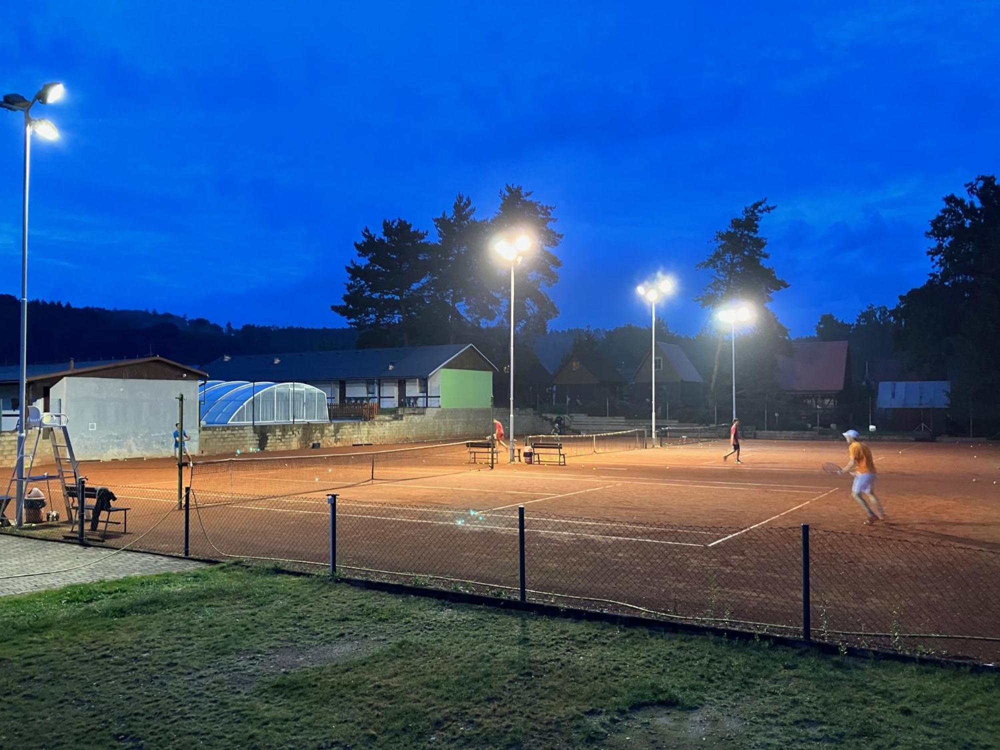 Raj Sportovni A Rekreacni Resort Branzez Kněžmost Extérieur photo