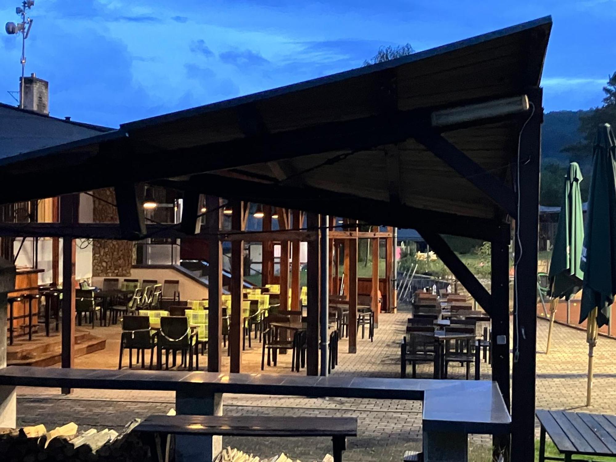 Raj Sportovni A Rekreacni Resort Branzez Kněžmost Extérieur photo