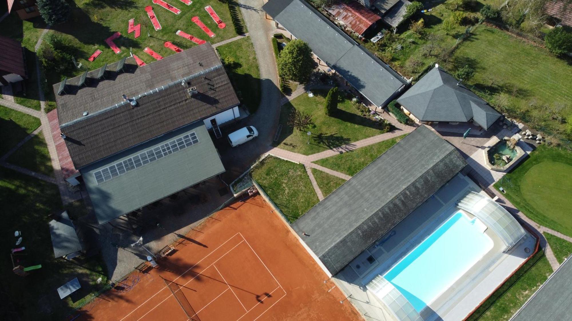 Raj Sportovni A Rekreacni Resort Branzez Kněžmost Extérieur photo