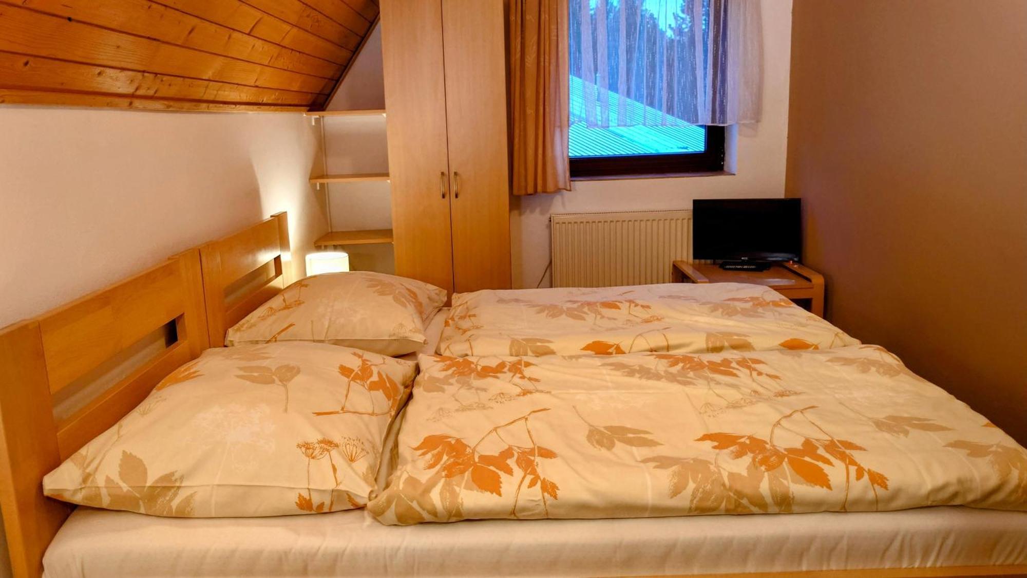 Raj Sportovni A Rekreacni Resort Branzez Kněžmost Extérieur photo