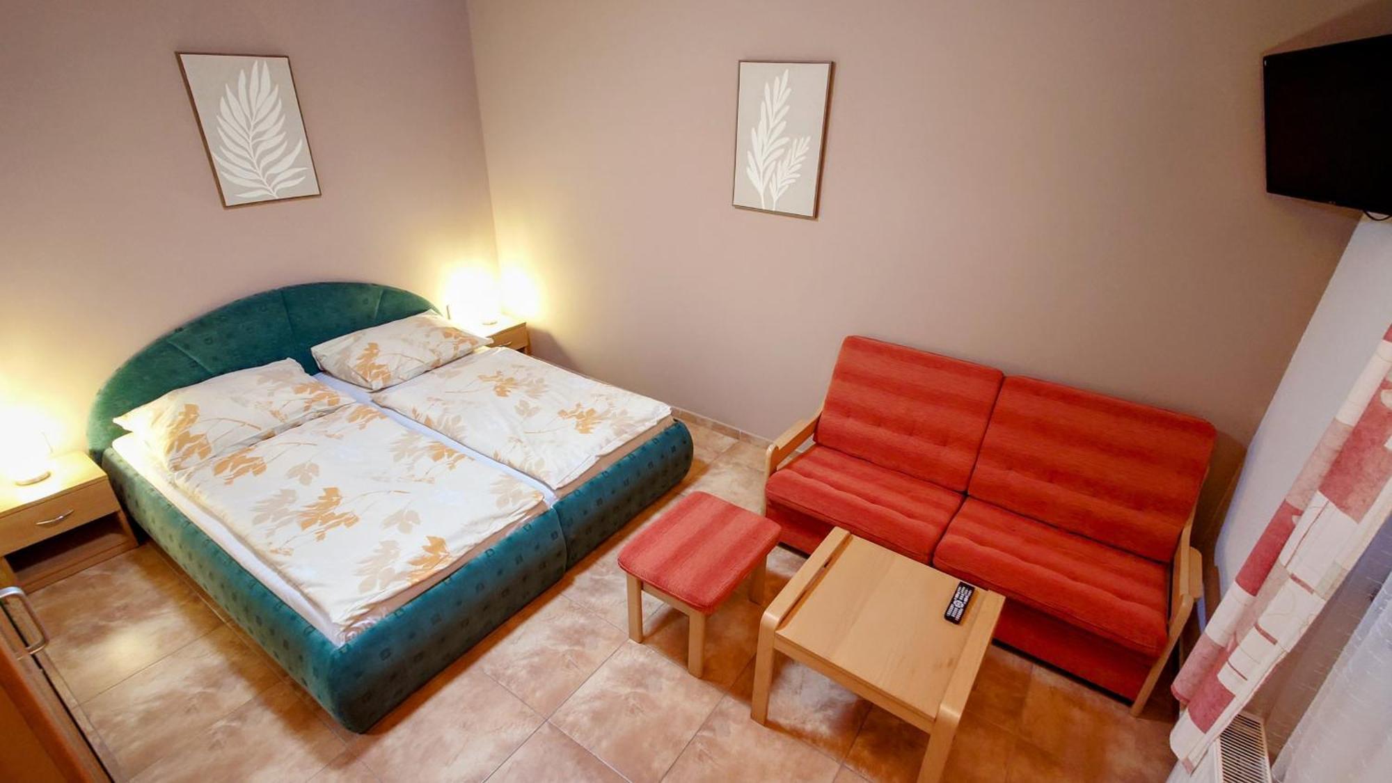 Raj Sportovni A Rekreacni Resort Branzez Kněžmost Extérieur photo