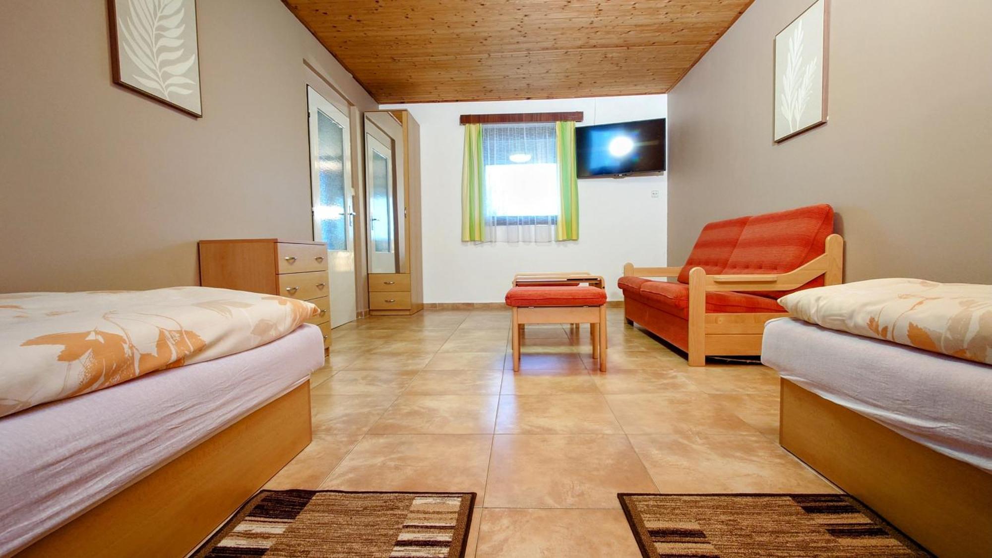 Raj Sportovni A Rekreacni Resort Branzez Kněžmost Extérieur photo
