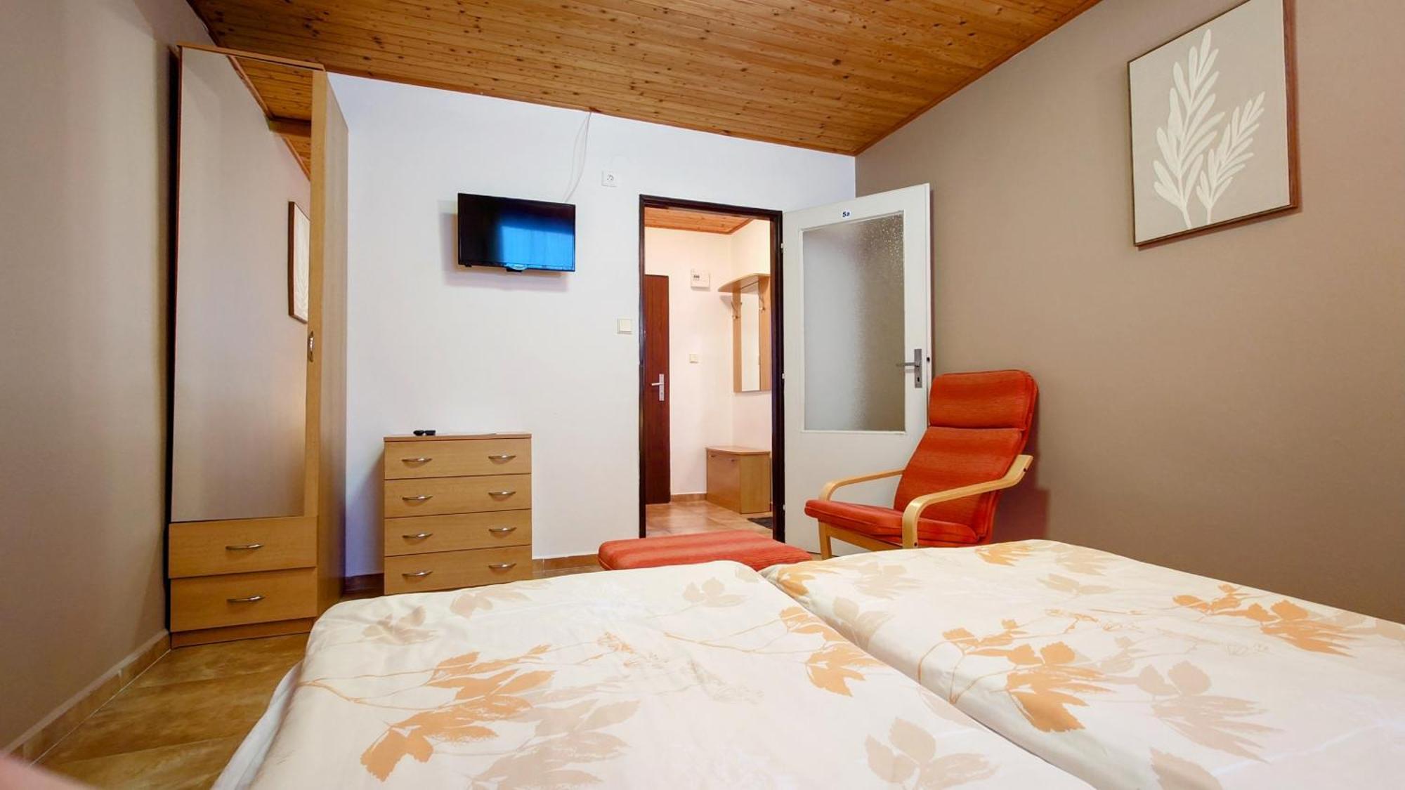 Raj Sportovni A Rekreacni Resort Branzez Kněžmost Extérieur photo