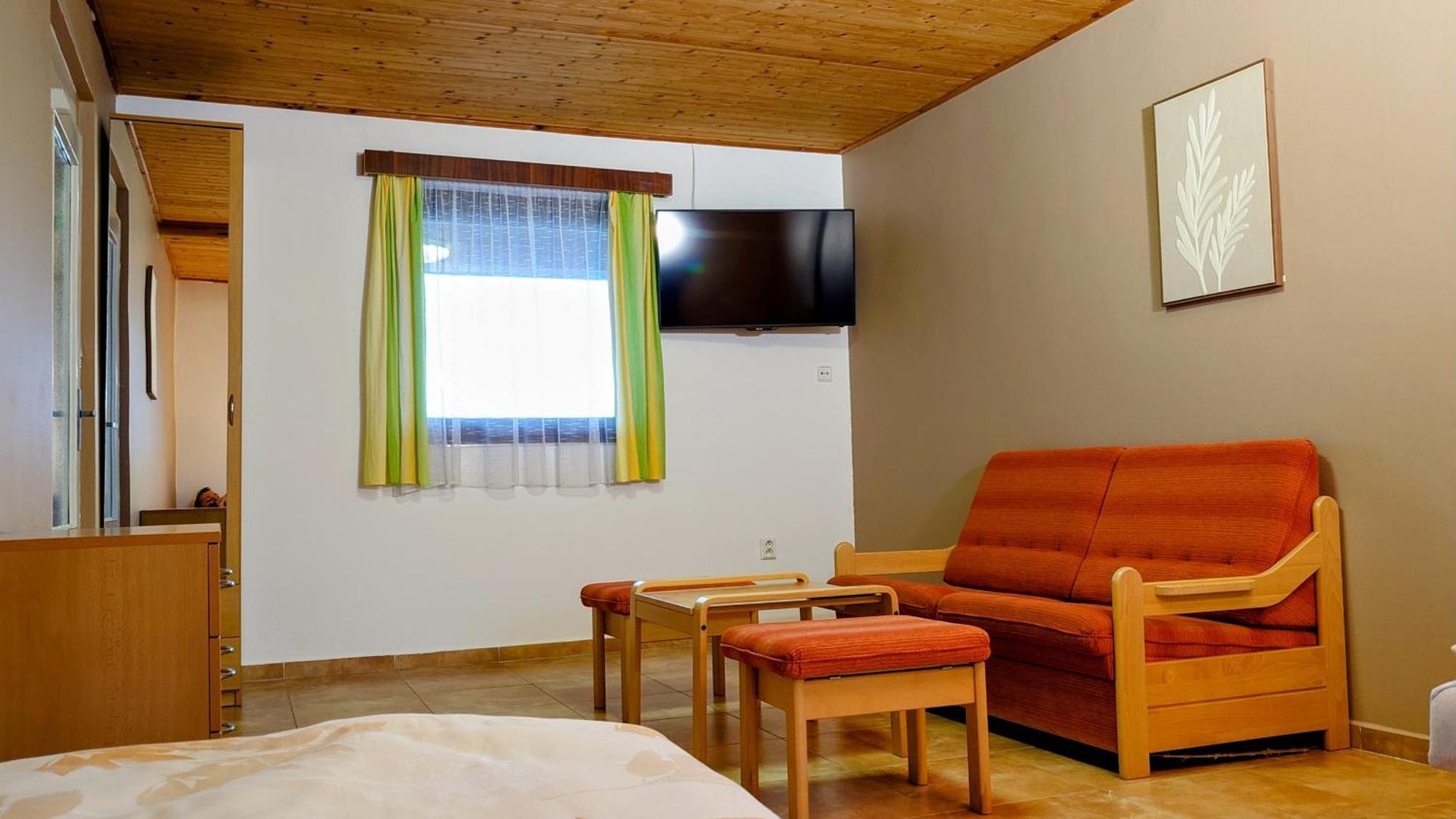 Raj Sportovni A Rekreacni Resort Branzez Kněžmost Extérieur photo